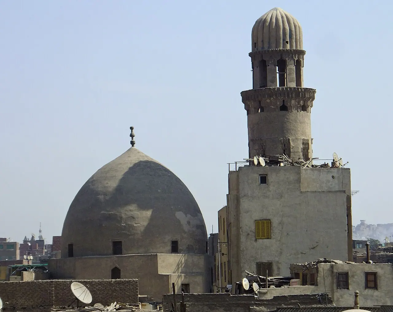 گنبد و مناره خانقاه بیبرس جاشنگیر در قاهره
