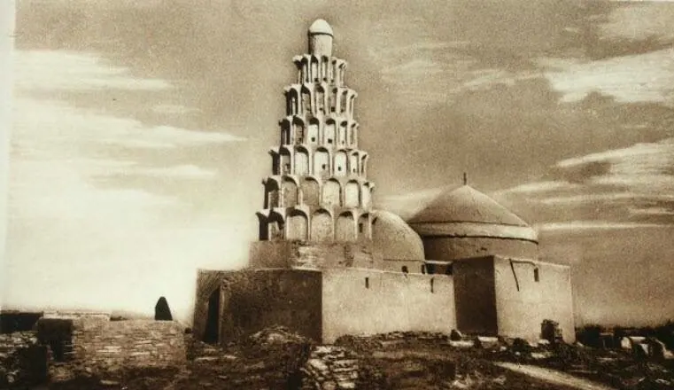 مرقد حسن بصری در شهر زبیر با گنبد و مناره پلکانی